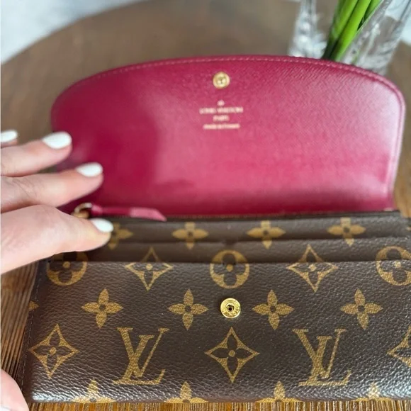 Louis Vuitton Emilie Wallet with Pink Lining and Accents - Picture 6 of 16